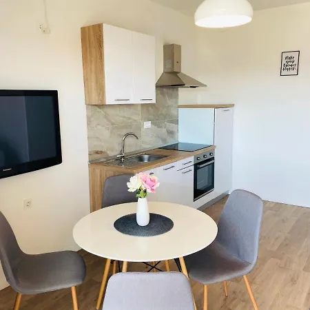 Apartment Irena 3 *