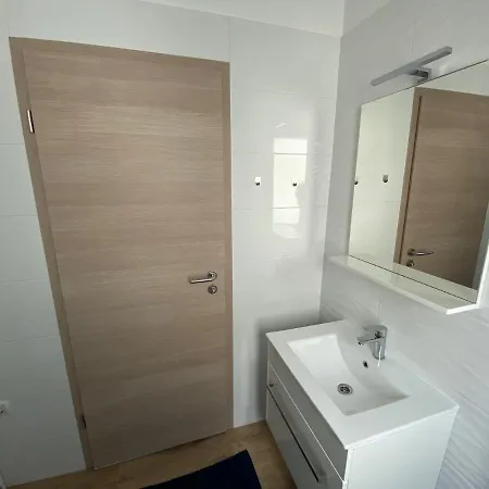 Irena 3 *